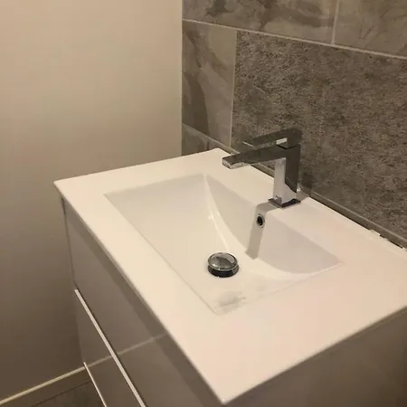 4 Couchages, Climatisé A 150m De La Route Des Sanguinaires, Parking Privé Ajaccio (Corsica)