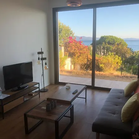 4 Couchages, Climatisé A 150m De La Route Des Sanguinaires, Parking Privé