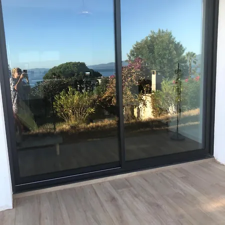 4 Couchages, Climatisé A 150m De La Route Des Sanguinaires, Parking Privé Appartement *