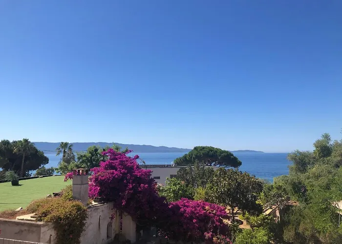 4 Couchages, Climatisé A 150m De La Route Des Sanguinaires, Parking Privé * Ajaccio (Corsica)