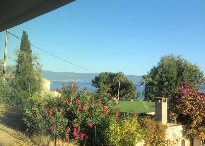 4 Couchages, Climatisé A 150m De La Route Des Sanguinaires, Parking Privé Ajaccio (Corsica)