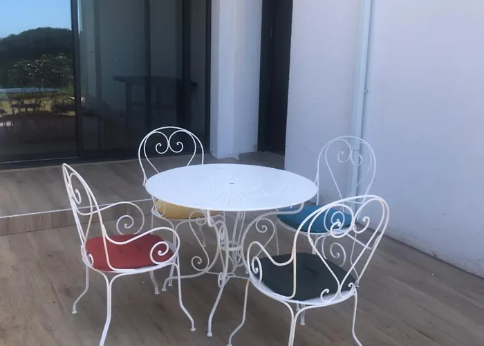 4 Couchages, Climatisé A 150m De La Route Des Sanguinaires, Parking Privé * Ajaccio (Corsica)